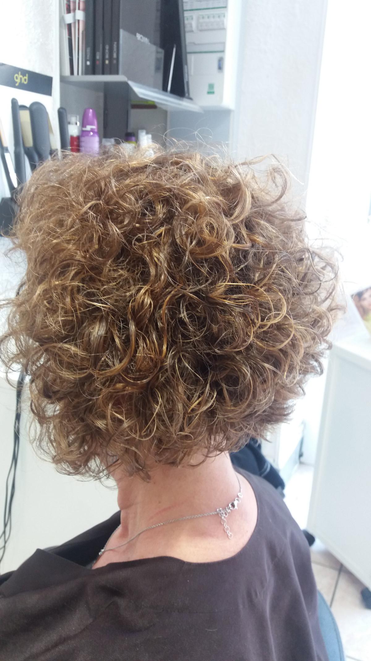 Coiffeur Montauban Pemanente wavy- mini vague Coiffeur Montauban Pemanente wavy- mini vague
